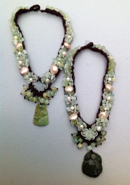 Jade ketting parelmoer  € 24,50