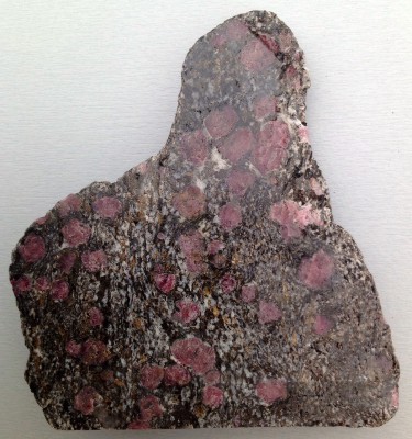 granaat in Graniet  € 45,00