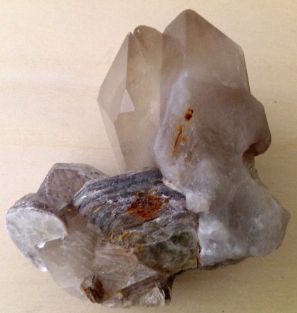 Rookkwarts met muscovite 8 x 8 cm - €39,-