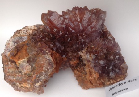  Amethyst stuk met rozen en kam €99,00