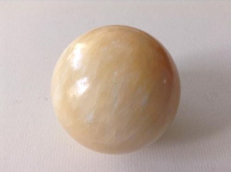  Gele calciet bol 5,5 cm € 35,00
