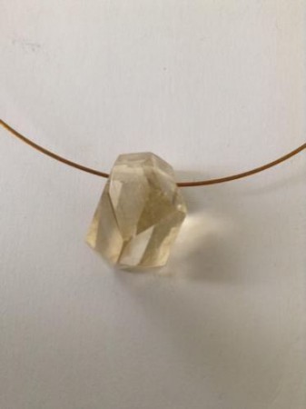  Prachtige citrienhanger aan spang 3 x 2,2 cm € 29,90