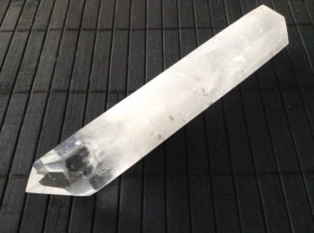  Lange bergkristallen punt 15,5 cm, zeer heldere punt € 65,00