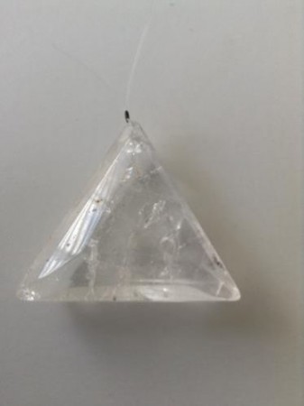 Bergkristallen driehoek, kan ook hangen 4 x 3,3 cm € 27,50
