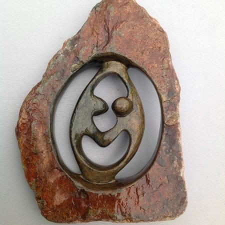 Edelsteen Serpentijn in matrix ''dans'' 25 cm hoog € 39,00