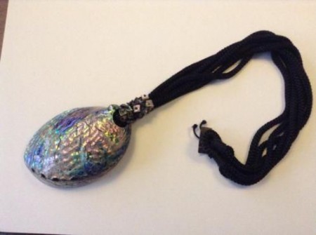  Prachtige paoa-abaloneschelp ketting  € 29,90