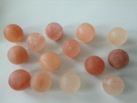  14 grote himalayakristal zout bollen 5 cm € 34,90
