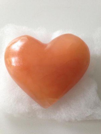  Groot oranje seleniet hart 9 cm € 29,50