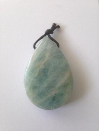 A626 Aquamarijn hanger voor aan koord 5 x 3 cm € 27,50