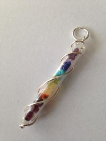  Mooie chakra hanger met echte edelstenen zilverdraad 5,5 cm € 19,90