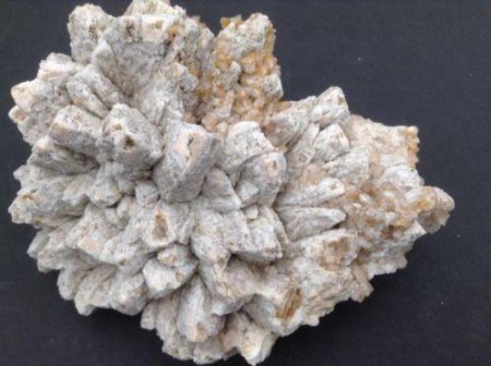  Groot stuk calciet op baryte Roemenië 20 x 15 cm € 99,00