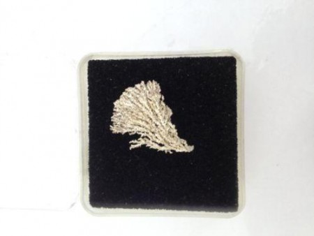  Stukje zilver waaiervormig 2 cm € 34,50