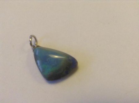  Opaal hanger Australie, steen is 2 cm € 29,00